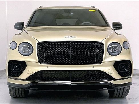 Used 2023 Bentley Bentayga S image 2