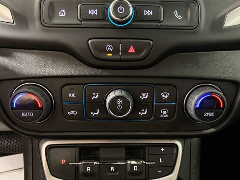 Used 2023 GMC Terrain SLE w/ Driver Convenience Package FWD image 18