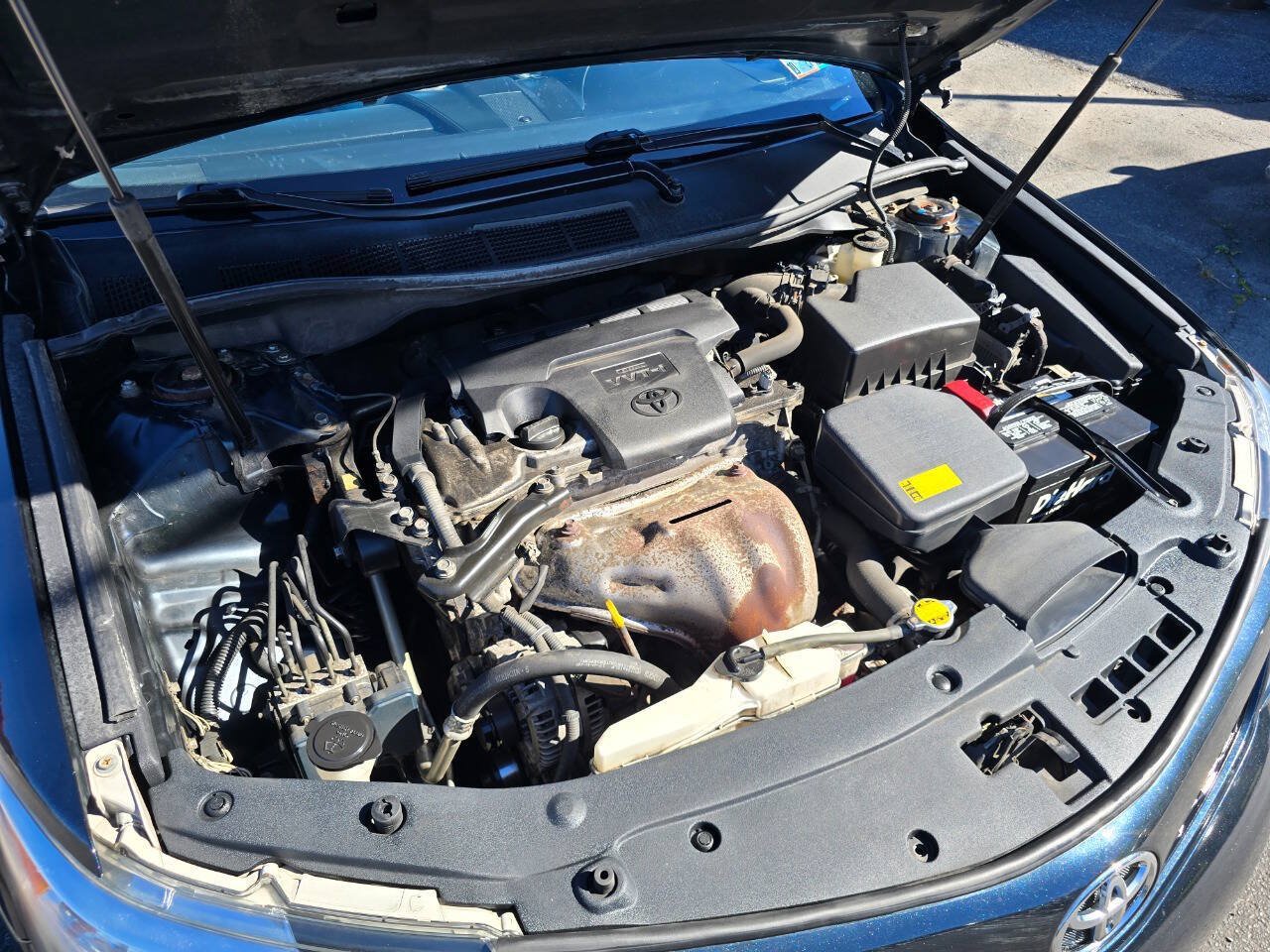 Used 2012 Toyota Camry SE FWD image 32