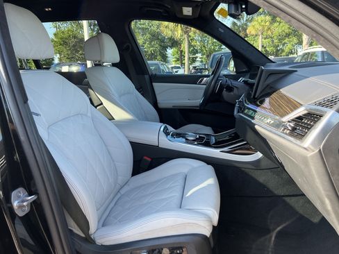 Certified 2024 BMW X7 xDrive40i w/ Premium Package AWD/4WD image 34