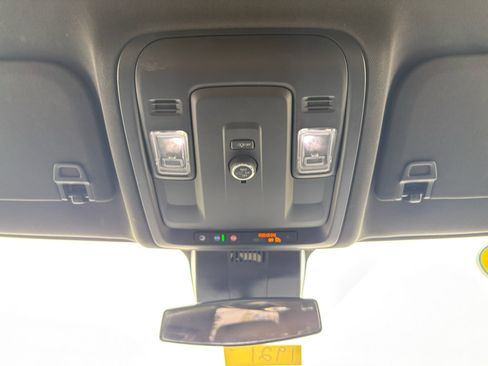 Used 2025 Chevrolet Tahoe LT RWD image 15