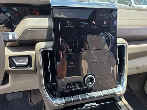 Used 2026 GMC Yukon XL Denali w/ Sun & Power Step Package AWD/4WD image 24