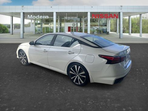 Used 2019 Nissan Altima 2.5 SR FWD image 3