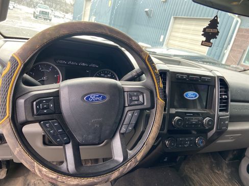 Used 2020 Ford F250 XLT image 11