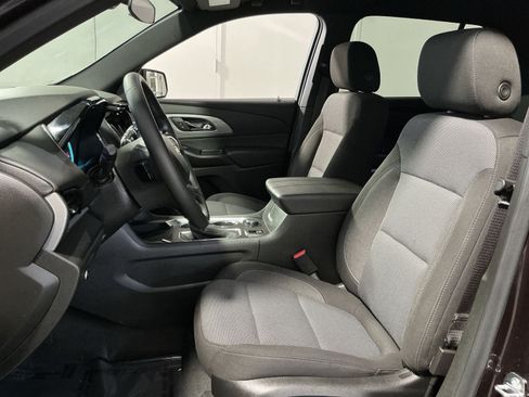 Used 2023 Chevrolet Traverse LT FWD image 14