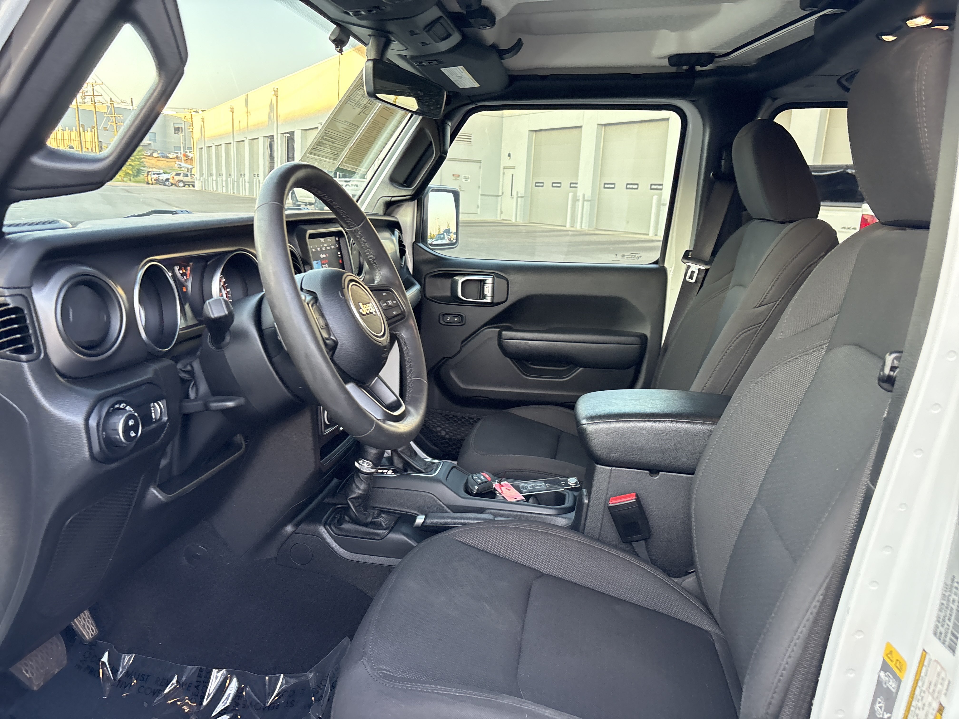 Used 2023 Jeep Gladiator Sport AWD/4WD image 18