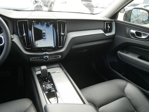 Certified 2025 Volvo XC60 B5 Plus image 14