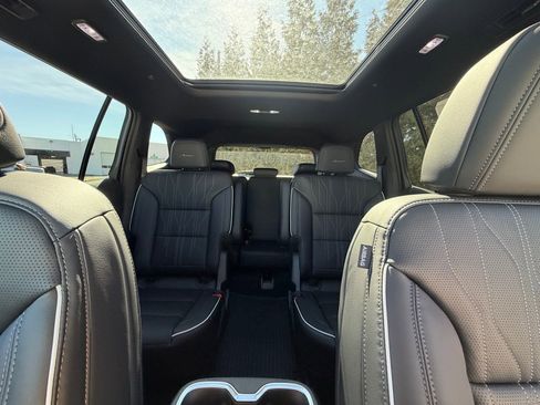 New 2026 Buick Enclave Avenir w/ Super Cruise Package image 3