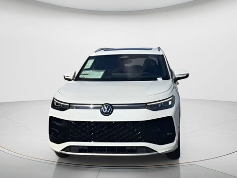 New 2026 Volkswagen Tiguan SEL R-Line image 3