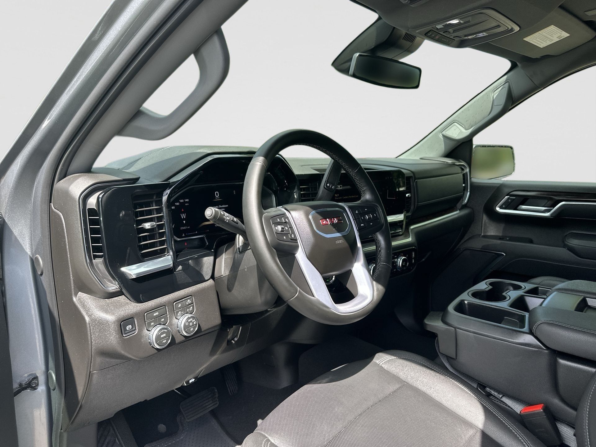 Certified 2026 GMC Sierra 1500 SLT AWD/4WD image 10