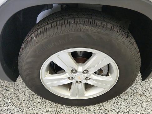 Used 2021 Chevrolet Trax LT w/ LT Convenience Package image 13