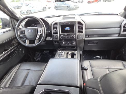Used 2019 Ford Expedition XLT w/ Equipment Group 202A AWD/4WD image 22