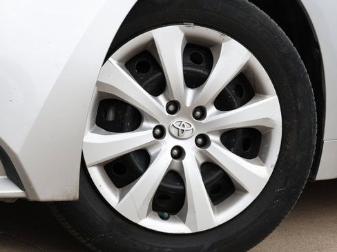 Used 2024 Toyota Corolla LE image 11