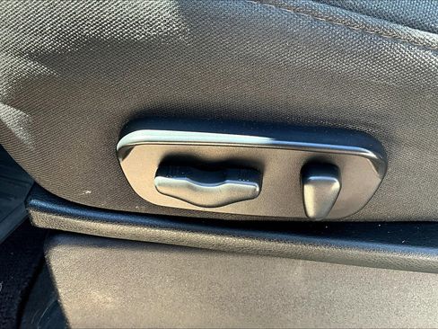 Used 2010 Nissan Titan SE w/ SE Value Truck Pkg image 34