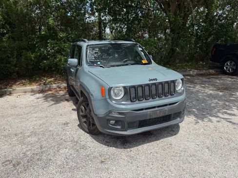 Used 2018 Jeep Renegade Altitude FWD image 7