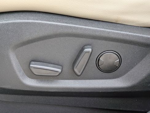 Used 2021 Ford Edge Titanium image 22