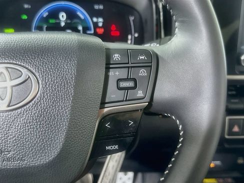 Used 2026 Toyota Camry SE FWD image 23