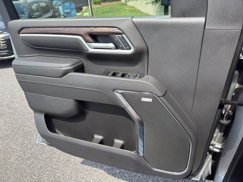 New 2026 GMC Sierra 2500 SLT w/ SLT Convenience Package AWD/4WD image 9