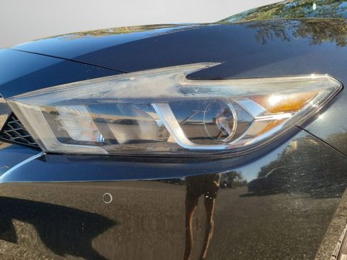 Used 2017 Nissan Maxima SR w/ Midnight Edition image 6