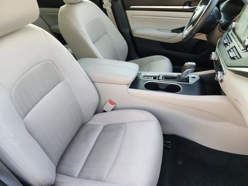 Used 2019 Nissan Altima 2.5 SV image 16