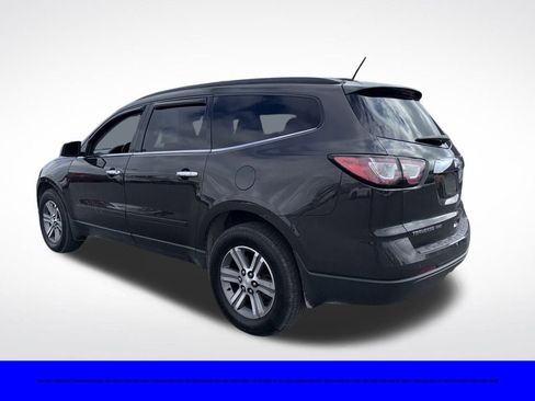 Used 2017 Chevrolet Traverse LT image 3