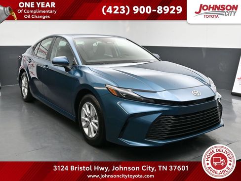 Used 2026 Toyota Camry LE image 1