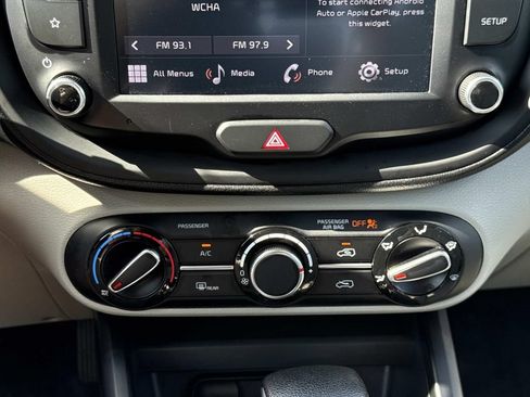 Used 2023 Kia Soul LX FWD image 6