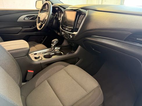 Used 2023 Chevrolet Traverse LT FWD image 26