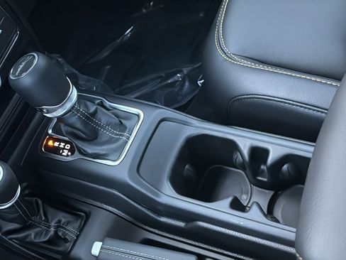 New 2025 Jeep Gladiator Sport image 31