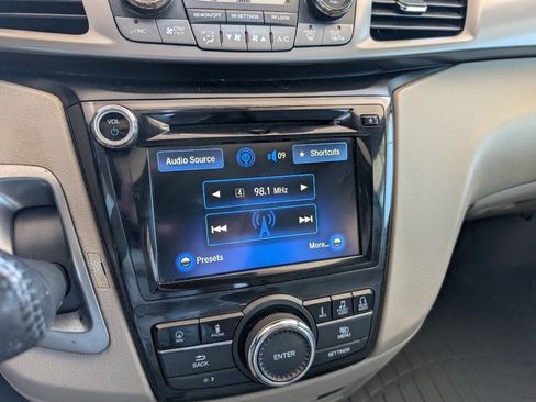 Used 2016 Honda Odyssey Touring image 30