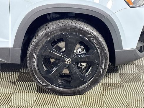 New 2026 Volkswagen Taos SE AWD/4WD image 23