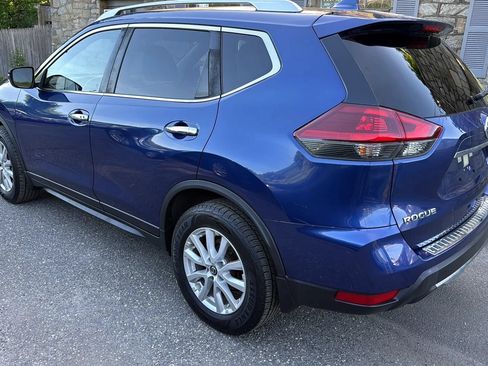 Used 2018 Nissan Rogue SV AWD/4WD image 8