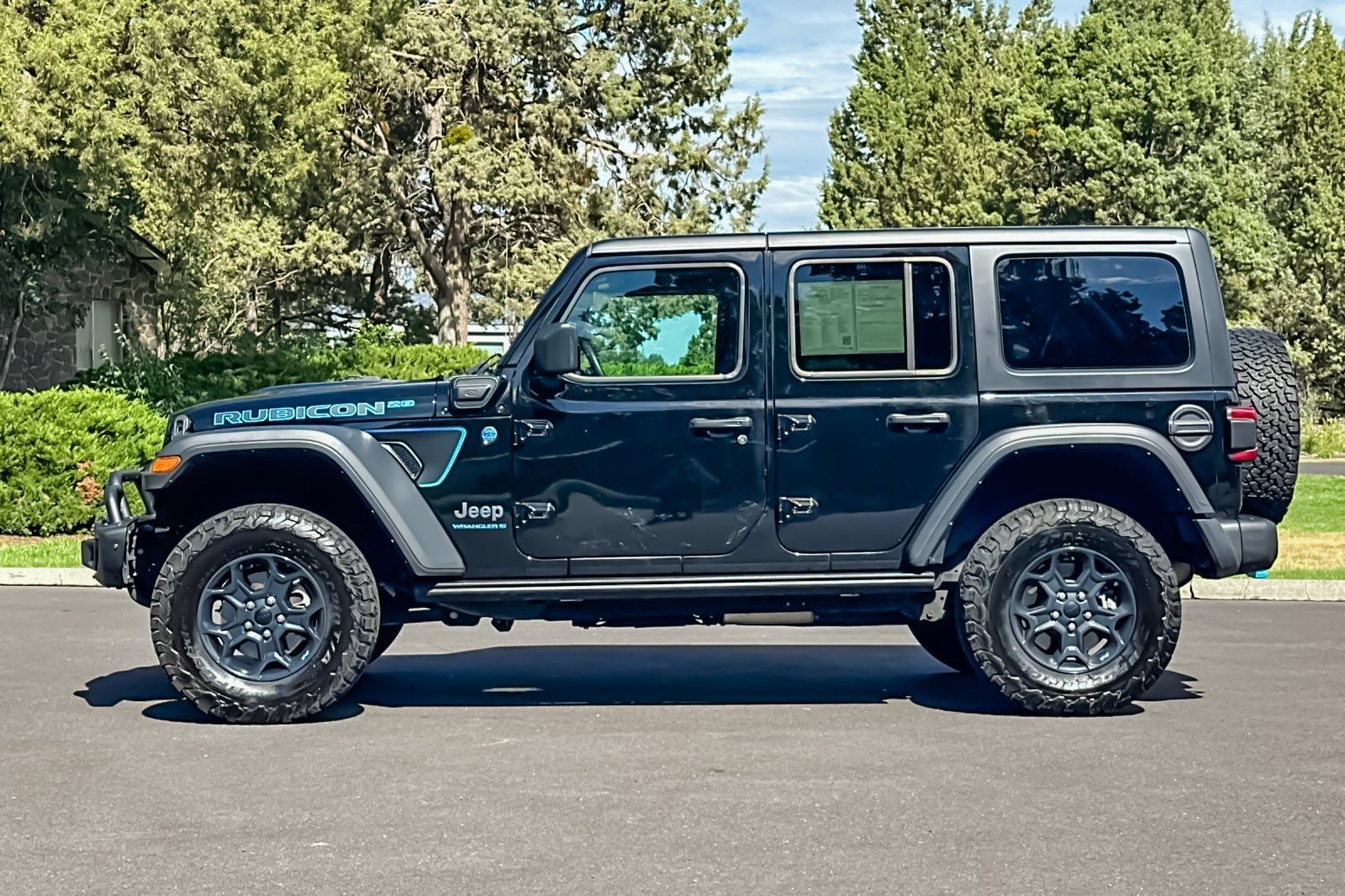 Used 2023 Jeep Wrangler Unlimited Rubicon 4xe AWD/4WD image 8