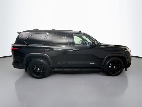 Used 2025 Toyota Sequoia Limited w/ Tow Technology Package AWD/4WD image 8