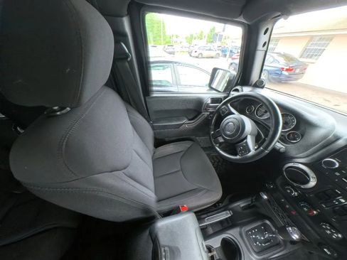 Used 2014 Jeep Wrangler Unlimited Sport w/ Quick Order Package 24S AWD/4WD image 28