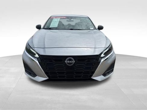 Used 2025 Nissan Altima 2.5 SV FWD image 3