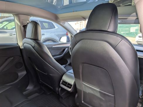 Used 2023 Tesla Model Y Performance image 16