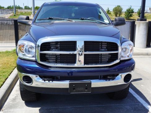 Used 2009 Dodge Ram 2500 Truck SLT w/ Trailer Tow Group AWD/4WD image 2