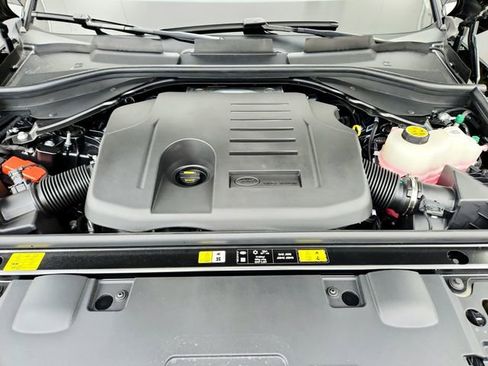 Certified 2025 Land Rover Range Rover Sport SE AWD/4WD image 33