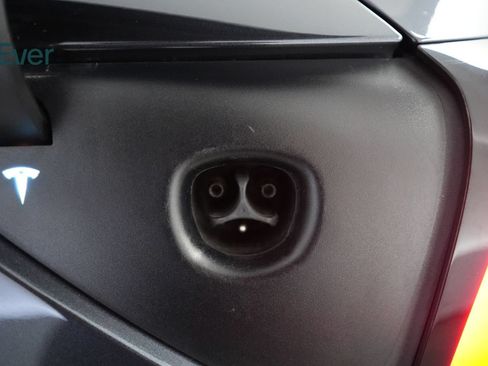 Used 2024 Tesla Model 3 Standard Range RWD image 10
