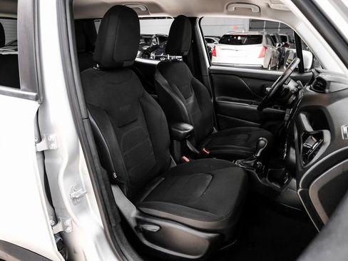 Used 2017 Jeep Renegade Altitude image 36