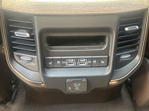 Used 2025 RAM 1500 Limited AWD/4WD image 25