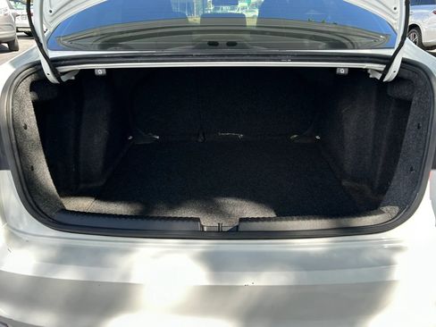 Used 2017 Volkswagen Jetta S image 16