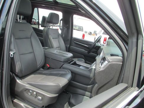 Used 2022 GMC Yukon Denali w/ Denali Ultimate Package AWD/4WD image 27