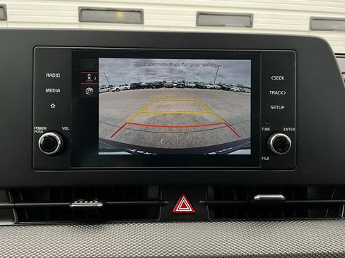 Used 2025 Kia Sportage LX image 29