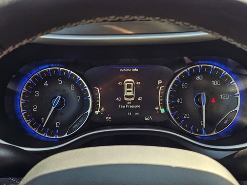 New 2026 Chrysler Pacifica Select image 11