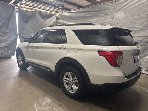 Used 2020 Ford Explorer XLT w/ Equipment Group 202A AWD/4WD image 3
