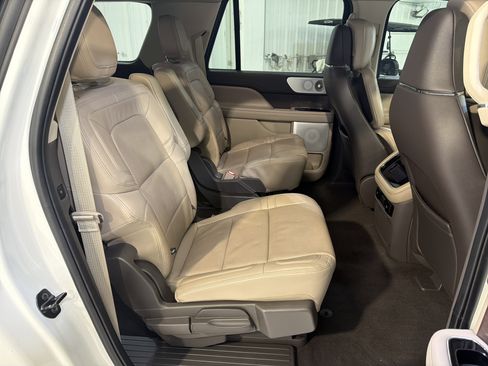 Used 2022 Lincoln Navigator L Reserve image 12