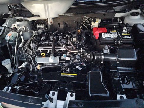 Used 2020 Nissan Kicks S FWD image 8