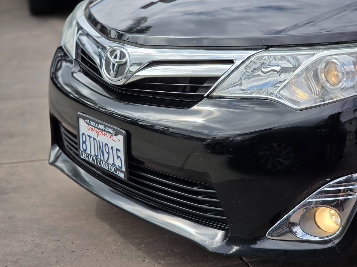 Used 2012 Toyota Camry XLE w/ Leather Pkg FWD image 7